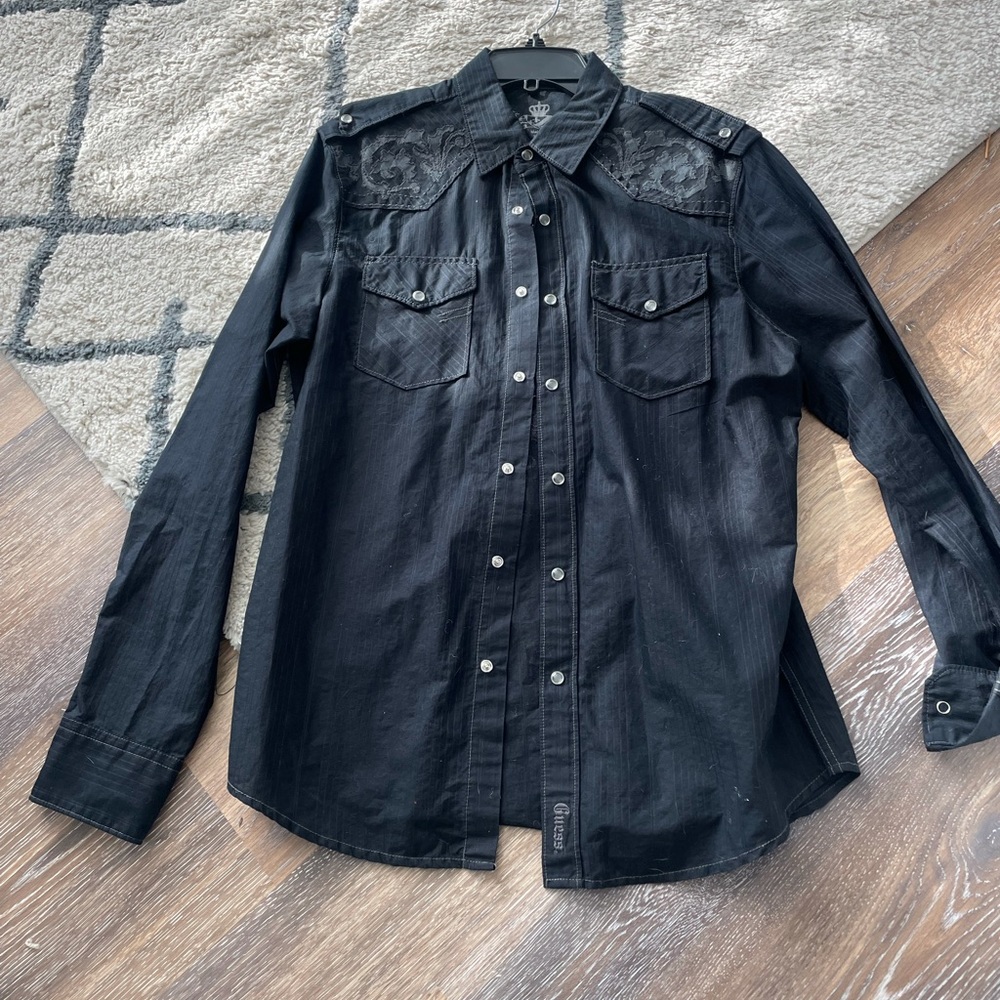 Guess button up